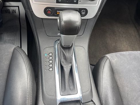 Used 2011 Chevrolet Malibu LT image 34