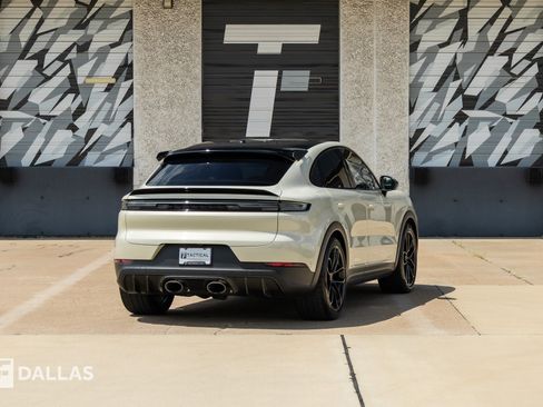 Used 2024 Porsche Cayenne Turbo GT AWD/4WD image 15