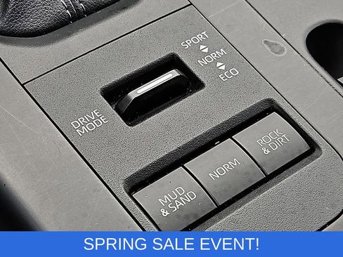 Used 2024 Toyota Highlander LE image 17