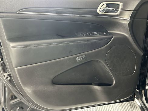 Used 2020 Jeep Grand Cherokee Limited w/ Trailer Tow Group IV image 28