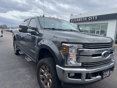 Used 2019 Ford F250 Lariat w/ Lariat Ultimate Package image 3
