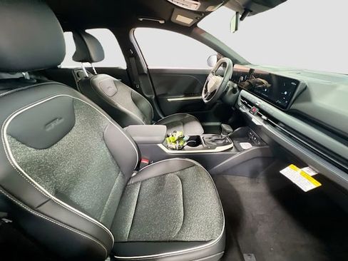New 2025 Kia K4 GT-Line image 14