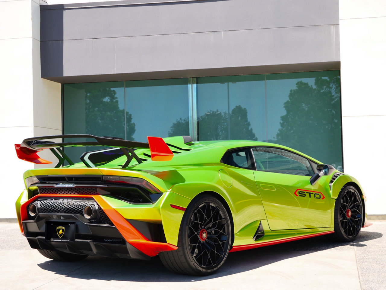 Used 2023 Lamborghini Huracan STO RWD image 3