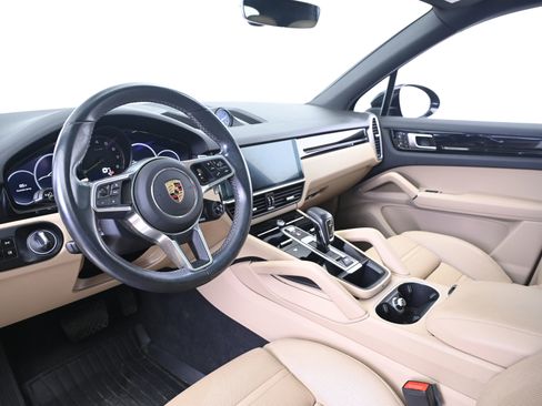 Used 2019 Porsche Cayenne E-Hybrid image 4