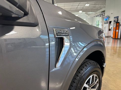 Used 2022 Ford F150 Lariat w/ Trailer Tow Package AWD/4WD image 11