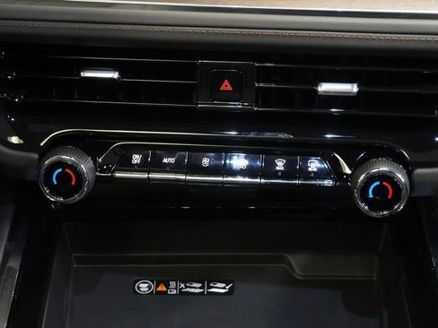New 2026 Chevrolet Suburban High Country AWD/4WD image 24