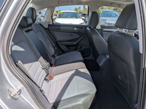 Used 2025 Volkswagen Jetta SE FWD image 30