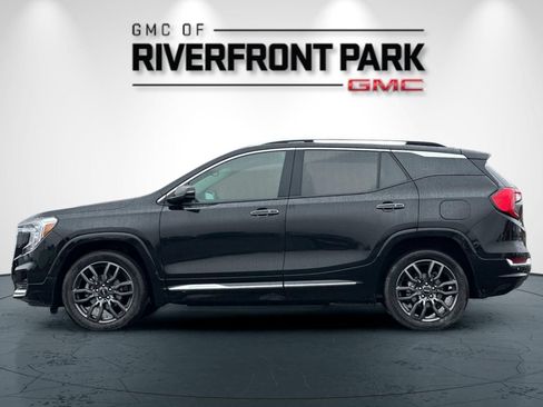 Used 2024 GMC Terrain Denali w/ Black Diamond Edition AWD/4WD image 6