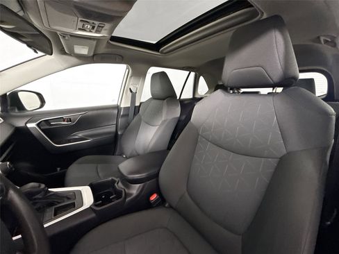 Certified 2022 Toyota RAV4 XLE image 3