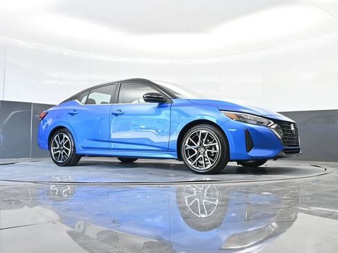 Used 2025 Nissan Sentra SR w/ Trunk Package FWD image 53