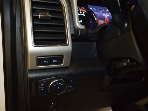 Used 2020 Ford F250 Lariat w/ Lariat Value Package image 16