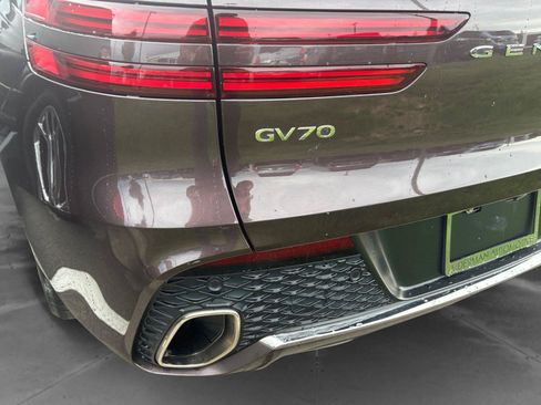 Used 2023 Genesis GV70 2.5T w/ Select Package AWD/4WD image 26