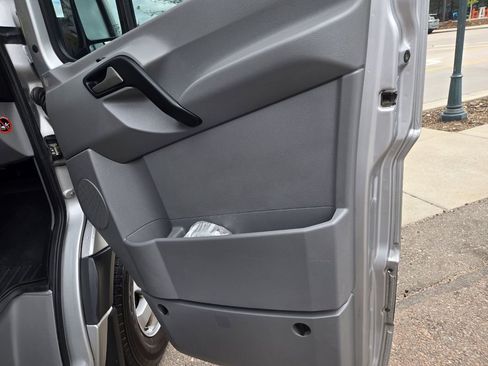 Used 2013 Mercedes-Benz Sprinter 2500 image 23