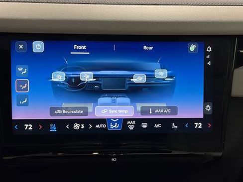 Used 2025 Lincoln Navigator Reserve image 18