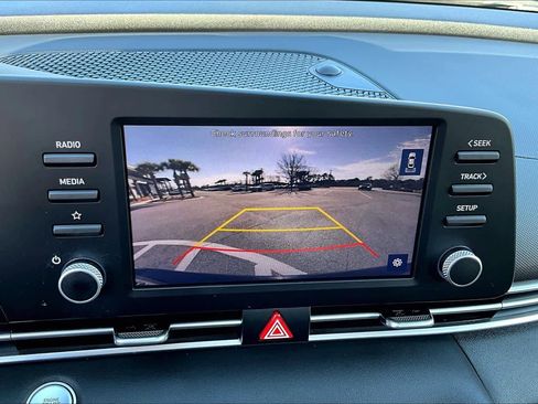 Used 2023 Hyundai Elantra SEL image 25