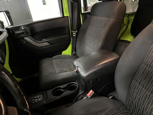 Used 2012 Jeep Wrangler Unlimited Sport image 39