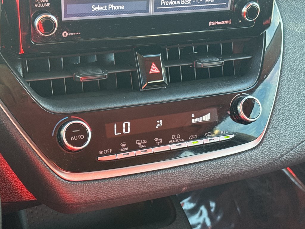 Used 2021 Toyota Corolla LE w/ LE Convenience Package FWD image 23
