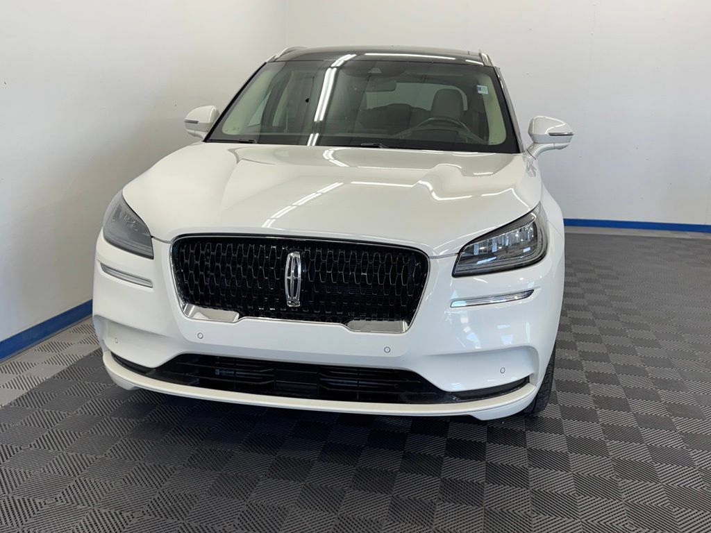 Used 2022 Lincoln Corsair Reserve w/ Equipment Group 201A AWD/4WD image 2