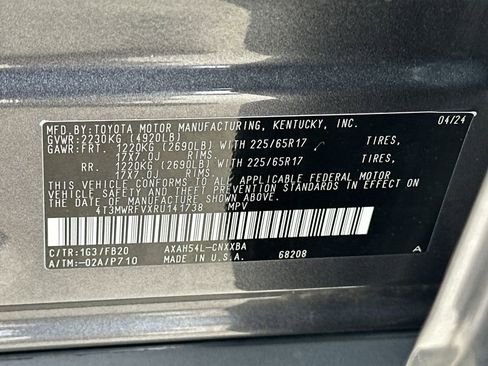 Used 2024 Toyota RAV4 LE AWD/4WD image 33