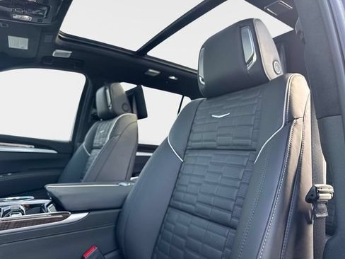 New 2026 Cadillac Escalade Platinum Sport w/ LPO, ONYX Package AWD/4WD image 20