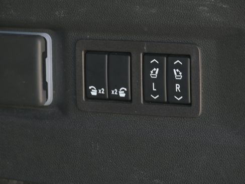 Used 2023 Chevrolet Tahoe High Country w/ Advanced Technology Package image 41