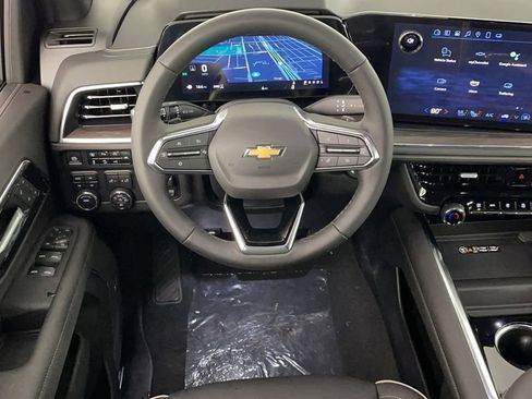 New 2025 Chevrolet Suburban Premier image 15