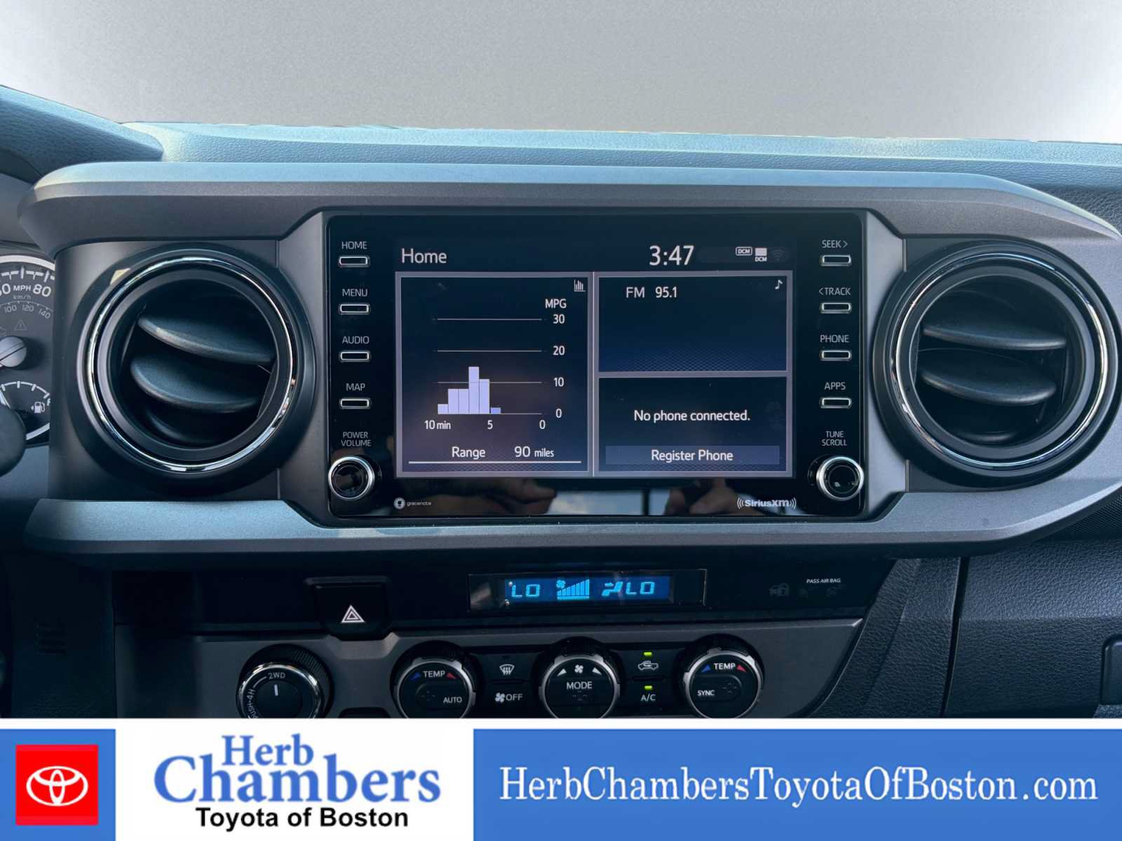 Used 2022 Toyota Tacoma TRD Off-Road AWD/4WD image 13