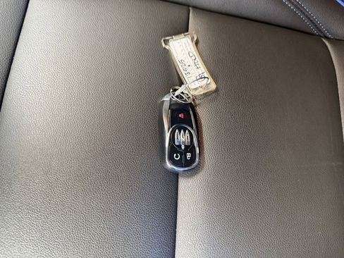 Used 2025 Buick Envista Sport Touring image 22