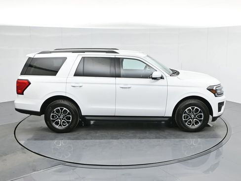 Certified 2024 Ford Expedition XLT RWD image 47