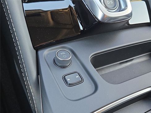 New 2026 Acura MDX SH-AWD w/ Advance Package image 9