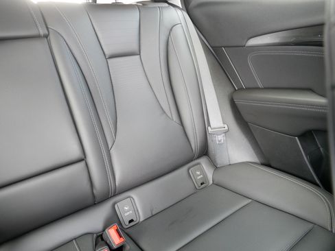 Used 2025 Buick Envision Preferred AWD/4WD image 14