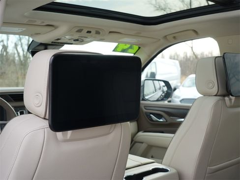 Used 2024 GMC Yukon XL Denali w/ Advanced Technology Package image 23