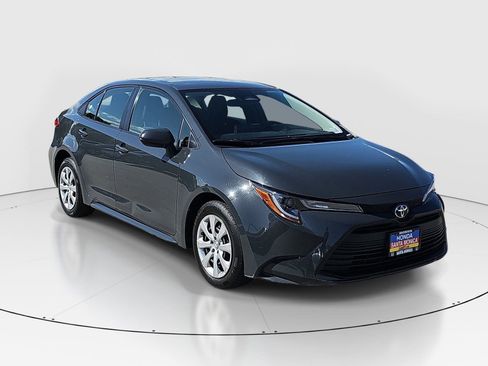 Used 2023 Toyota Corolla LE w/ Carpet Mat Package (TMS) FWD image 3
