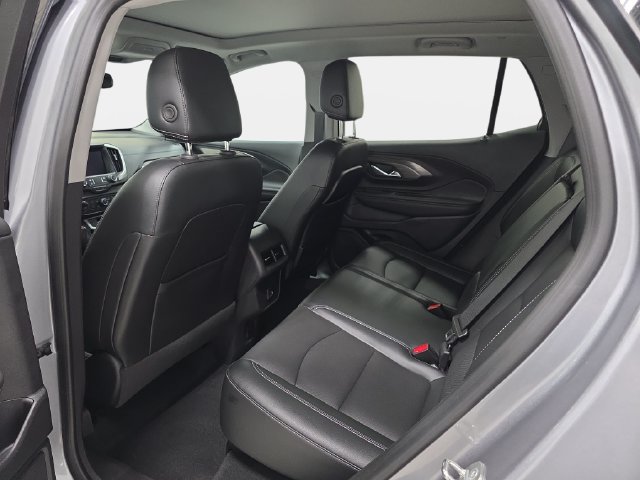 Used 2023 GMC Terrain SLT w/ LPO, Floor Liner Package AWD/4WD image 12