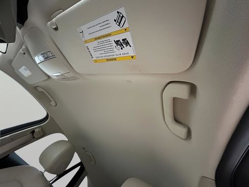 Used 2022 Mercedes-Benz GLC 300 4MATIC image 25