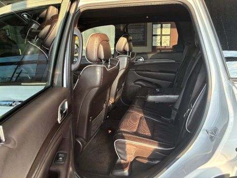 Used 2018 Jeep Grand Cherokee Overland image 26