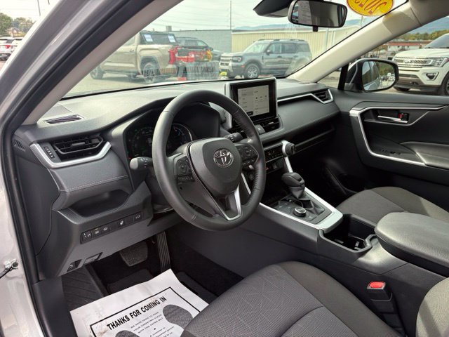 Used 2025 Toyota RAV4 XLE w/ Convenience Package AWD/4WD image 3