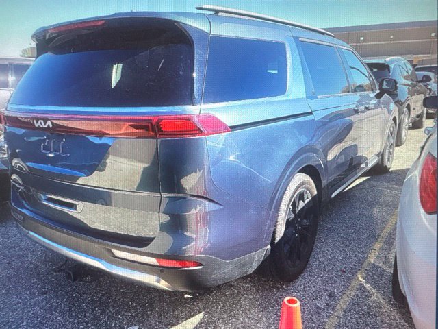 Used 2022 Kia Carnival SX Prestige w/ Paint Protection Package FWD image 3