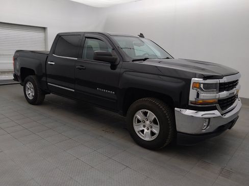 Used 2018 Chevrolet Silverado 1500 LT w/ LT Convenience Package AWD/4WD image 11