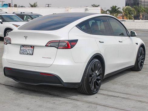 Used 2022 Tesla Model Y Performance image 9