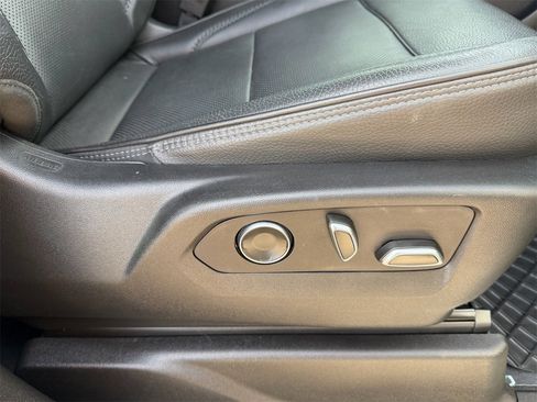 Used 2021 GMC Yukon XL Denali w/ Denali Premium Package image 13