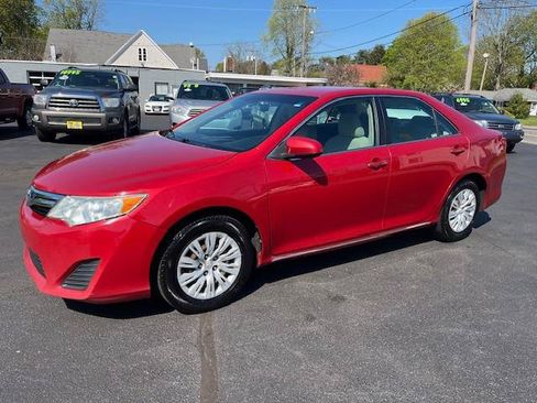 Used 2012 Toyota Camry LE FWD image 2