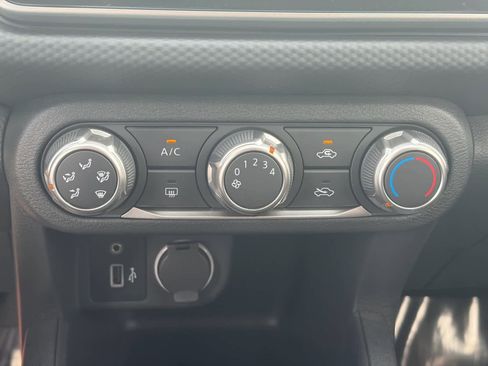 Certified 2025 Nissan Kicks Play S image 23