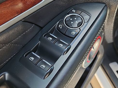 Used 2018 Ford Explorer Platinum AWD/4WD image 16