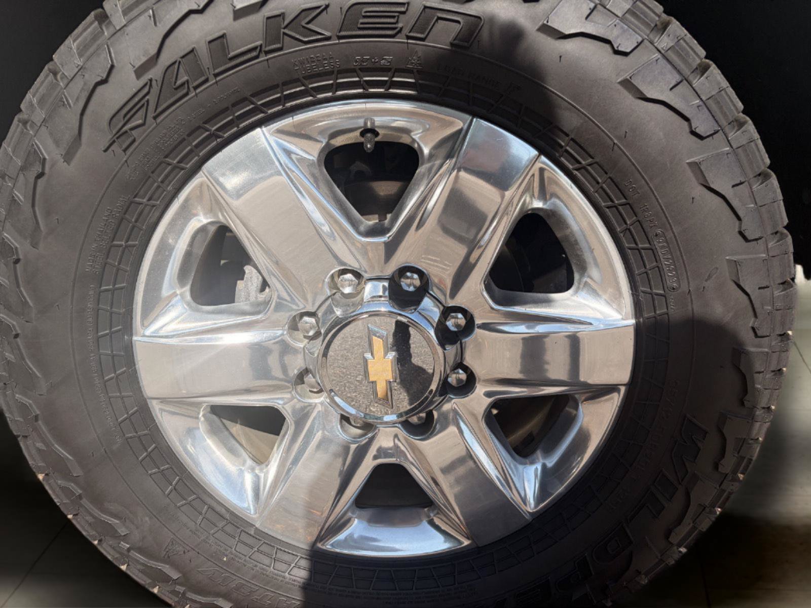 Used 2022 Chevrolet Silverado 2500 LTZ AWD/4WD image 15