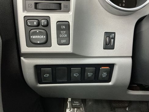 Used 2008 Toyota Sequoia Limited AWD/4WD image 45