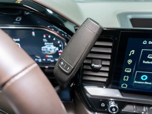 Used 2024 GMC Sierra 1500 SLT w/ X31 Off-Road Package image 30