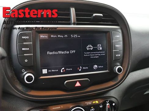 Used 2023 Kia Soul LX w/ LX Technology Package FWD image 19