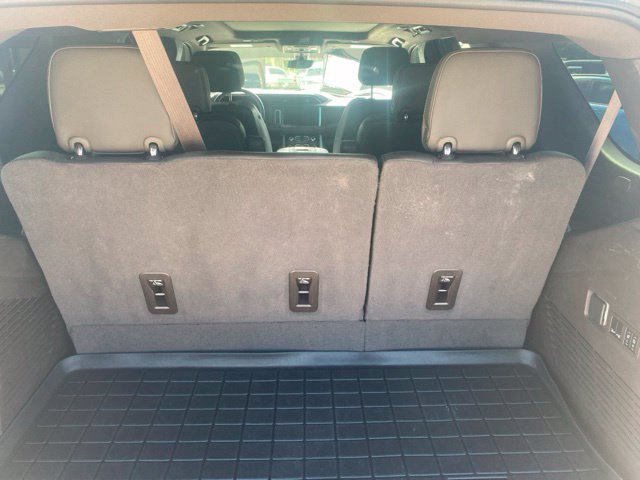 Used 2022 GMC Yukon Denali w/ Denali Premium Package RWD image 13