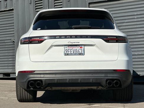 Used 2023 Porsche Cayenne Platinum Edition image 7